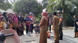 Camat Merlung, Yenni Warni Rosa, SH serta Forkompinca Lakukan Survie Persiapan Pembentukan Kampung Pancasila di Desa Pinang Gading. FOTO : ISt