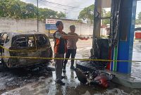 Lokasi SPBU dan Mobil yang Terbakar Pasang Garis Polisi, Polisi Masih Dalami Keterangan. FOTO : IST