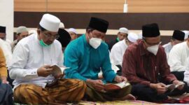 Malam Nisfu Say’ban 1442 H, pertepatan Minggu 28 Maret 2021 digelar oleh Bupati Tanjab Barat KH. Anwar Sadat di Rumah Dinas Bupati. [FOTO : Bagian Komunikasi Pimpinan]