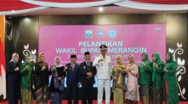 
Gubernur Jambi Al Haris resmi melantik Nilwan Yahya sebagai Wakil Bupati Merangin di Auditorium Rumah Dinas Gubernur Jambi, Kota Jambi, Kamis (25/8/22). FOTO : Ist
