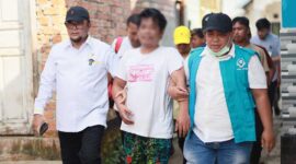 Ivan Wirata Peduli bersama Pihak RSJ menjempun Warga ODGJ di Kumpeh Ulu. FOTO : Dhea