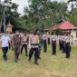 Kapolres Muaro Jambi AKBP Yuyan Priatmaja, SIK, MH Ketika Memeriksa Kesiapan Personil dan Sarana Operasi Patuh Siginjai 2022 di Mapolres Muaro Jambi, Senin (13/6/22). FOTO : Humas PMJ
