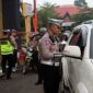 Seluruh Personel Polres Tanjab Timur Diperiksa Kelengkapan Kendarannya depan pintu masuk Mako Polres Tanjab Timur. FOTO : Humas RTT