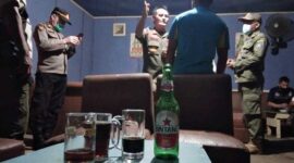 Operasi Pekat penertiban Kafe remang - remang. FOTO : Doc Satpol PP Tanjab Barat