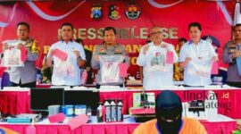 Kepolisian Polda Jatim Menggelar Press Realease Kasus Produksi Uang yang Melibatkan Oknum PNS asal Grobogan berinisial SD (48) pada Kamis (3/11). (ISTIMEWA/LINGKARJATENG)