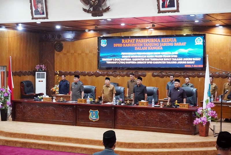 Dokumentasi Rapat Paripurna Penyampaian Nota Pengantar 2 Raperda Pemkab dan 3 Raperda Inisiatif DPRD. FOTO : HMS