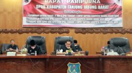 Rapat Peripurna Pengambilan Keputusan DPRD terhadap 2 Raperda Tanjung Jabung Barat. Selasa (28/12/21). Dok. Prokopim
