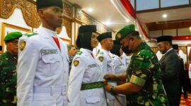 Danrem 042/Gapu Brigjen TNI Supriono Saat Hadiri Pengukuhan Paskibraka Tingkat Provinsi Jambi. FOTO : PENREM