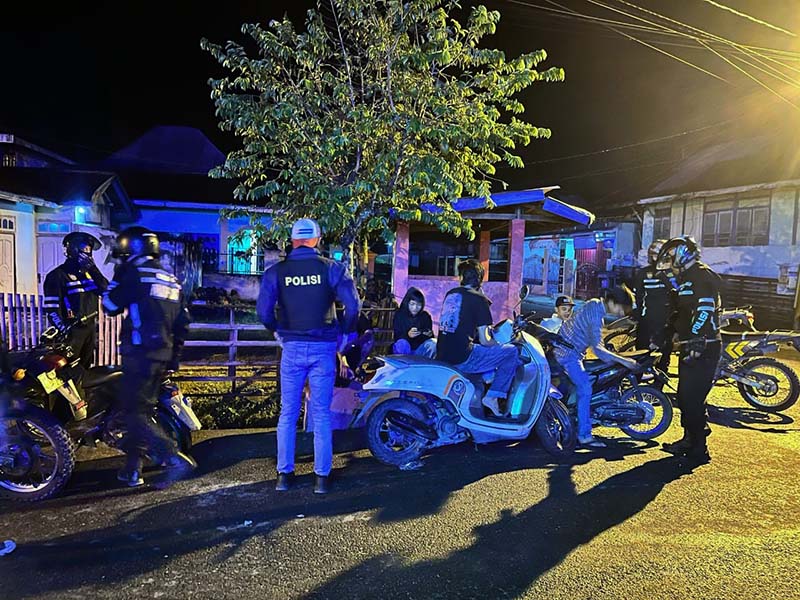 Anggota Polres Kerinci Gencarkan Patroli Guna Pastikan Situasi Kamtibmas Tetap Aman. FOTO : VIRYZHA