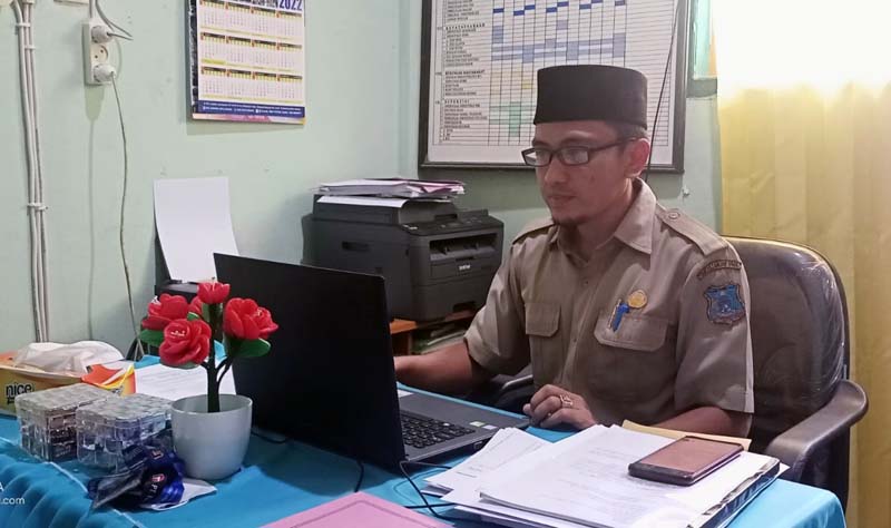 Kepala SMP Negeri 2 Kuala Tungkal Pauzan Najri, S. Pd. FOTO : lintastungkal