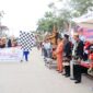 Wakil Bupati Tanjung Jabung Barat H Hairan, SH melepas peserta Pawai Budaya di Tanjung Jabung Barat, Sabtu (19/8/23). FOTO : Humas