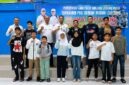 Ketua Umum Pengkab PBSI sekaligus Sekda Tanjab Barat, Hermansyah, S.STP., M.H., saat melepas keberangkatan kontingen bulu tangkis Tanjab Barat menuju kejuaraan bergengsi PB Pratama Open Jambi 2026, Rabu (2/7). (FOTO : Dok. Sitimewa/Prokopim Tjb)