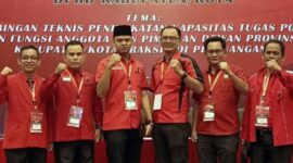Ketua DPRD Muaro Jambi Yuli Setia Bakti (pakai Peci) Ikuti Bimtek Bersama Ribuan Legislator PDI-P di Jakarata