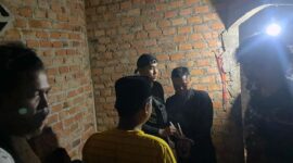 Tim II Opsnal Satuan Reserse Kriminal (Satreskrim) Polres Merangin Saat Mengamankan Pria MN Pelaku Pencabulan. FOTO : HMs