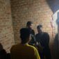 Tim II Opsnal Satuan Reserse Kriminal (Satreskrim) Polres Merangin Saat Mengamankan Pria MN Pelaku Pencabulan. FOTO : HMs