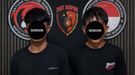 Dua remaja berstatus pelajar berinisial M.A. (17) dan D.A.S. (19) saat diamankan di Mapolres Bungo setelah diringkus Tim Opsnal Satresnarkoba Polres Bungo di Desa Lubuk Tenam, Kecamatan Bathin III, Kabupaten Bungo, Jambi. Keduanya ditangkap bersama barang bukti narkotika jenis sabu seberat 5,17 gram siap edar. (Foto: Dok. Satresnarkoba Polres Bungo)