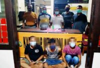 FOTO : Polsek Merlung berhasil meringkus 3 laki-laki orang yang diduga melakukan penyalahgunaan Narkotika jenis Sabu-sabu, Kamis (11/02/21).