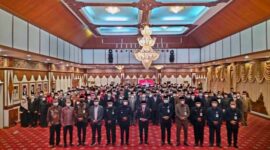 Gubernur Al Haris bersama 263 Kepala SMA/SMK se Provinsi Jambi yang dilantik Kemarin. FOTO : Ist