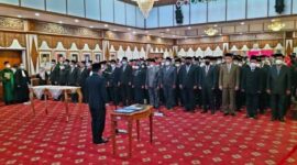 Gubernur Al Haris bersama 263 Kepala SMA/SMK se Provinsi Jambi yang dilantik Kemarin. FOTO : Ist