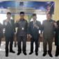 Kepala BKPSDM H. R. Gatot Suwarso, SH, MM bersama Pejabat Dilantik. FOTO : Kiting