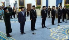 Presiden Prabowo Subianto memimpin prosesi pelantikan sejumlah menteri, wakil menteri, dan kepala lembaga baru Kabinet Merah Putih di Istana Negara, Jakarta, pada Senin, 27 April 2026. (FOTO : BPMI Setpres)