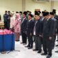 Ketua Bawaslu Tanjung Jabung Barat melantik sekaligus memandu pengucapan sumpah/janji 39 Panwascam Tanjung Jabung Barat. FOTO : Ist