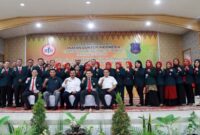 FOTO : Wakil Bupati Tanjab Barat H. Amir Sakib dan Ketua DPRD Mulyani Siregar, SH Bersama Pengurus Ikatan Dokter Indonesia (IDI) Cabang Kabupaten Tanjab Barat Masa Bakti 2019-2022, Rabu (22/01/20).