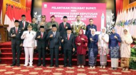 DOK. Pelantikan Penjabat (Pj) Bupati Sarolangun serta Penyerahan SK kepada Pj. Bupati Tebo dan Pj Bupati Muaro Jambi di Auditorium Rumah Dinas Gubernur Jambi, Senin (22/5/23) malam. FOTO : Kominfo