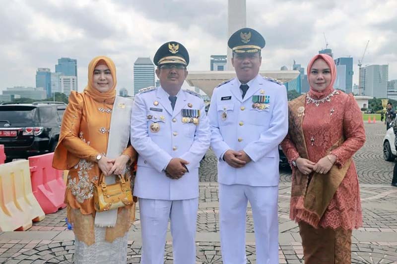 Bupati dan Wakil Bupati Tanjab Barat Drs. H. Anwar Sadat, M.Ag dan Dr. H. Katamso SA, SE., ME   Beberapa Saat Akan Mengikuti Proses Pelantikan oleh Presiden Prabowo Subianto di Istana Kepresidenan, Jakarta, Kamis (20/02/2025). FOTO : PROKOPIM