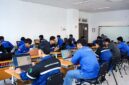 Sejumlah kandidat pelaut berkonsentrasi penuh saat mengikuti seleksi tertulis berbasis komputer dalam program Beasiswa Calon Pelaut PT Pertamina Patra Niaga di laboratorium komputer. Ujian ini mencakup tes kemampuan bahasa Inggris (TOEIC), psikotes, serta Tes Potensi Akademik (TPA) teknis dan umum untuk menyaring perwira maritim yang siap mendistribusikan energi nasional dengan standar profesional internasional. (Foto: Dok. Pertamina Patra Niaga)