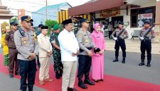 Ketua DPRD H. Abdullah, SE Sambut Kedatangan Kapolres Tanjab Barat yang Baru Sekaligus Pelepasan Kapolres Lama. FOTO : Ist/Den
