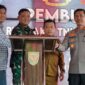Gubernur Jambi Al Haris Saat Acara Peresmian Pembukaan Karya Bakti TNI Pembangunan Jalan Simpang Kermeo Kecamatan Bathin XXIV Kabupaten Batanghari, Sabtu (22/10/22). FOTO : Dhea/Penrem.
