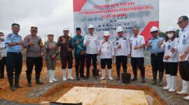 Gubernur Jambi Dr. H. Al Haris Lakukan Letakan Batu Pertama Pembangunan Lapas Kelas IIA Jambi di Muaro Jambi. FOTO : Ist