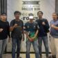 S alias AL (47) Diamankan Polres Merangin Atas Laporan Dugaan Tindak Pidana Pemerasan dan Pengancaman dengan Modus Viralkan Korban Lewat Berita. FOTO : Humas
