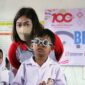 Panguyuban Sinarmas Jambi Berikan Bantuan Kacamata Gratis Dan Penyuluhan Sikat Gigi Untuk Siswa di SDN 57/IX - Desa Tangkit, Kabupaten Muaro Jambi. FOTO : Ist