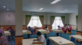 FOTO : Pasangan Bakal Calon Bupati dan Wakil Bupati Tanjung Jabung Barat mengikuti serangkaian tes kesehatan di Aula Diklat Rumah Sakit Umum Daerah (RSUD) Raden Mattaher Jambi, Selasa (08/09/20).
