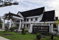 Kantor Bupati Tanjab Barat. FOTO : HMS