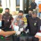 AKBP Padli, SH, SIK, MH bersama Kasi Pidsus Kejari Tanjab Barat, Kadinkes, perwakilan Granat saat musnahkan Barang Bukti Sabu-Sabu di Mapolres Tanjab Barat, Rabu (13/9/23). FOTO : Den
