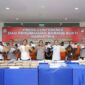 Wakapolda Riau Brigjen Pol K Rahmadi memimpin kegiatan Pres Rilis dan Pemusnahan Barang Bukti Narkoba Sebanyak, 9,949,52 Gram Sabu, 60.23 Kg Ganja dan 54.623 Butir Ekstasi, di Mapolda Riau, Rabu (27/9/23). [FOTO : Humas Mabes Polri]