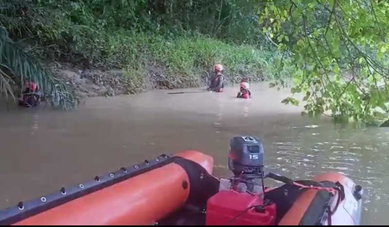 Tim SAR Gabungan Kembali Melanjutkan Pencarian Terhadap Fauzan (8), korban tenggelam di Sungai Pulau Rayo, Sabtu (25/2/23). FOTO : Basarnas Jambi