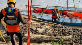Di hari ketiga ini, Minggu (7/6/2026). Tim SAR Gabungan memperluas radius penyisiran guna mencari Indra (35), pemancing asal Pematang Sulur yang dilaporkan hilang tenggelam sejak Kamis malam. (Foto: Dok. Humas Kantor SAR Jambi)