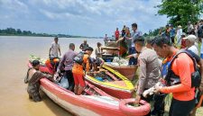 Tim Penyelam Temukan Idris Korban Tenggelam di Pelabuhan Pasir Sungai Batanghari Ditemukan Meninggal Dunia. (FOTO : HUMAS KANTOR SAR JAMBI)