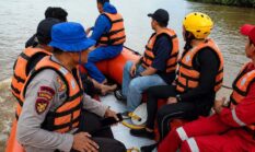 Tragedi Dermaga Ambruk: Tiga Hari Berlalu, Sungai Landak Belum Mengembalikan Iyan dan Antoni