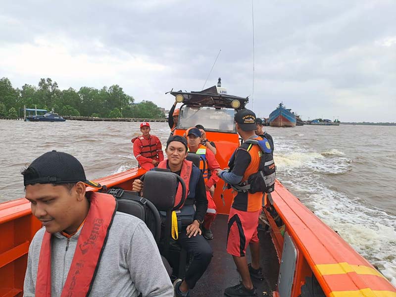 Tim SAR Lakukan Pencarian Nelayan Pencari Udang Kuala Tungkal yang Dilaporakn Hilang di Perairan Pangkal Duri. FOTO : HMS