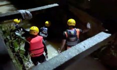 Aisyah, Balita 5 Tahun di Kota Jambi Diduga Terpeleset Terbawa Arus Drainase, Tim SAR Lakukan Pencarian