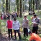 Polsek Tabir Melakukan Olah TKP dan Identifikasi di Lokasi Penemuan Mayat. [FOTO : Humas Res Merangin].