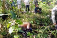 FOTO : Agus S Purba Saat Ditemukan Warga Desa Penoban, Kecamatan Batang Asam, Kabupaten Tanjab Barat Telah Meninggal di Kebun Sabtu (13/03/21).