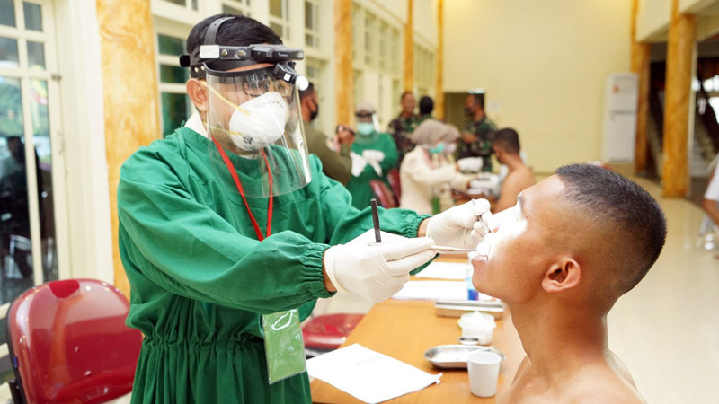 FOTO : Korem 042/Gapu menggelar Werving Penerimaan Sekolah Calon Bintara (Secaba) PK TNI AD Tahun 2020, Senin (31/08/20).