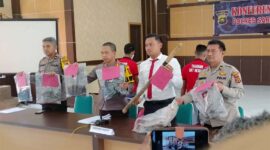 Kapolres Sarolangun, AKBP Anggun Cahyono Saat Gelar Konferensi Pers, Senin (31/10/22). FOTO : Ist/Ngah