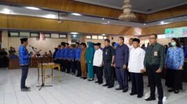 Bupati Batanghari Muhammad Fadhil Arief Saat Kukuhkan Tim Percepatan Penurunan Stunting (TPPS) Kabupaten Batanghari, Senin (17/8/22). FOTO : LJ